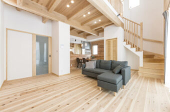 ㈱内山木材建設