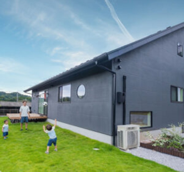 ウ：㈱内山木材建設